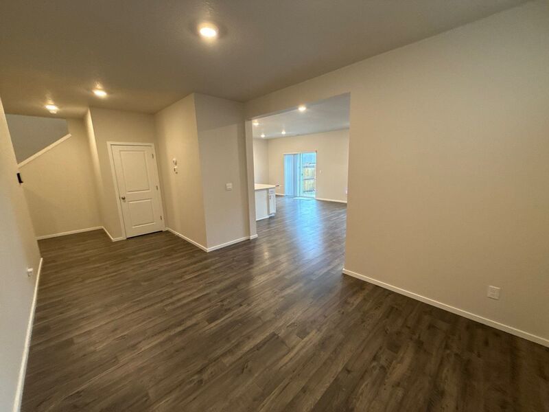 NE. Salem 4 Bed + Bonus Room, 2.5 Bath Single Family Home, AVAILABLE NOW! property image