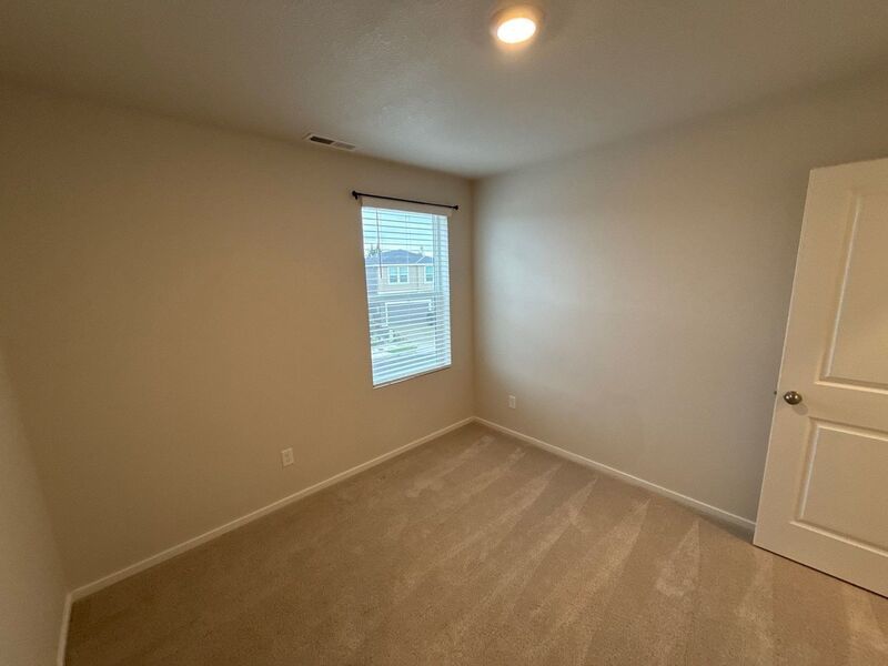 NE. Salem 4 Bed + Bonus Room, 2.5 Bath Single Family Home, AVAILABLE NOW! property image