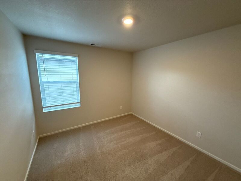 NE. Salem 4 Bed + Bonus Room, 2.5 Bath Single Family Home, AVAILABLE NOW! property image