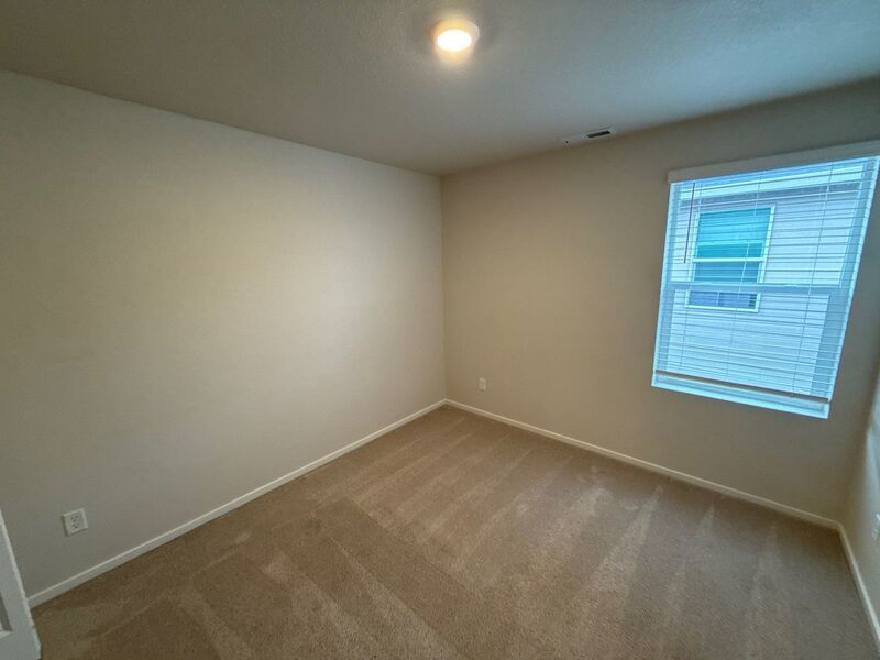 NE. Salem 4 Bed + Bonus Room, 2.5 Bath Single Family Home, AVAILABLE NOW! property image