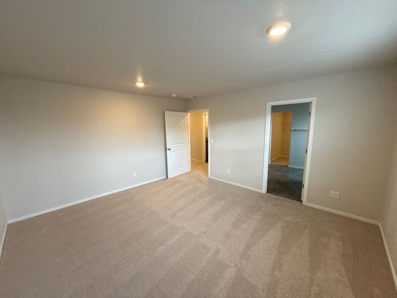 NE. Salem 4 Bed + Bonus Room, 2.5 Bath Single Family Home, AVAILABLE NOW! property image