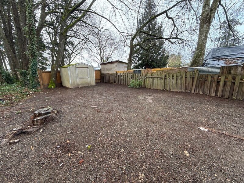 NE Salem RV/5th Wheel Space For Rent! W/S/G Included AVAILABLE NOW! property image