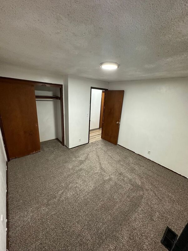 Eugene 3 Bed, 1 Bath, Single Family Home Pet Friendly, Fully Fenced Backyard, COMING SOON property image