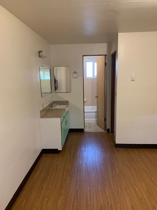 1 Bed 1 Bath End Unit, Available NOW! property image