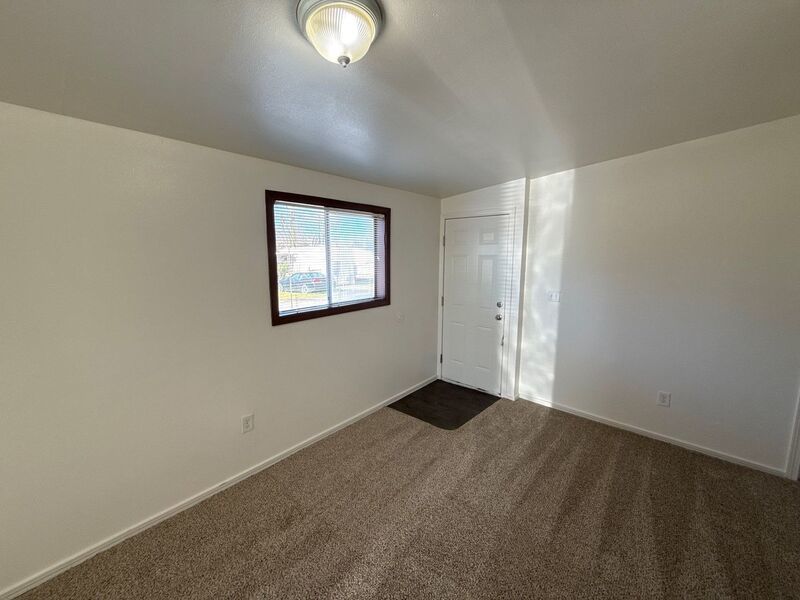 NE Salem 2 Bed,1 Bath, 1st Floor Apartment, AVAILABLE NOW! property image