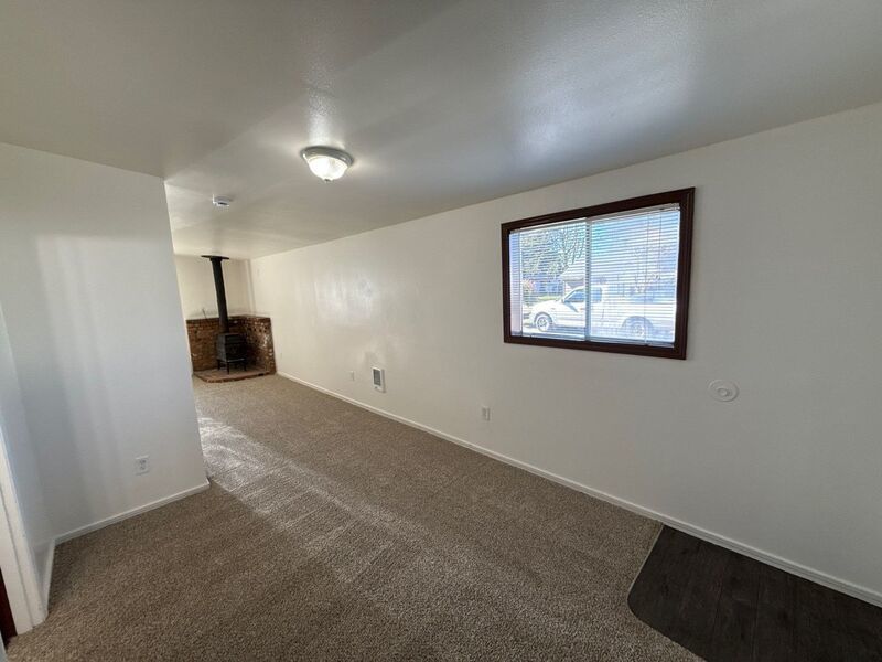 NE Salem 2 Bed,1 Bath, 1st Floor Apartment, AVAILABLE NOW! property image