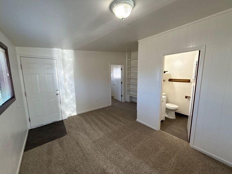 NE Salem 2 Bed,1 Bath, 1st Floor Apartment, AVAILABLE NOW! property image