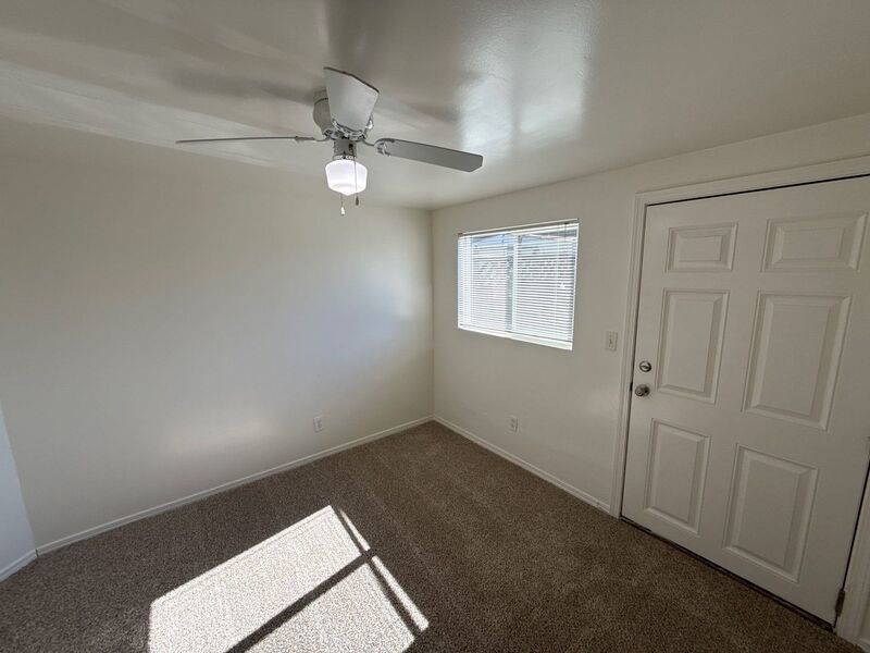 NE Salem 2 Bed,1 Bath, 1st Floor Apartment, AVAILABLE NOW! property image