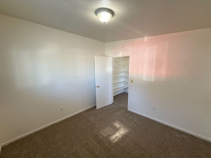 NE Salem 2 Bed,1 Bath, 1st Floor Apartment, AVAILABLE NOW! property image