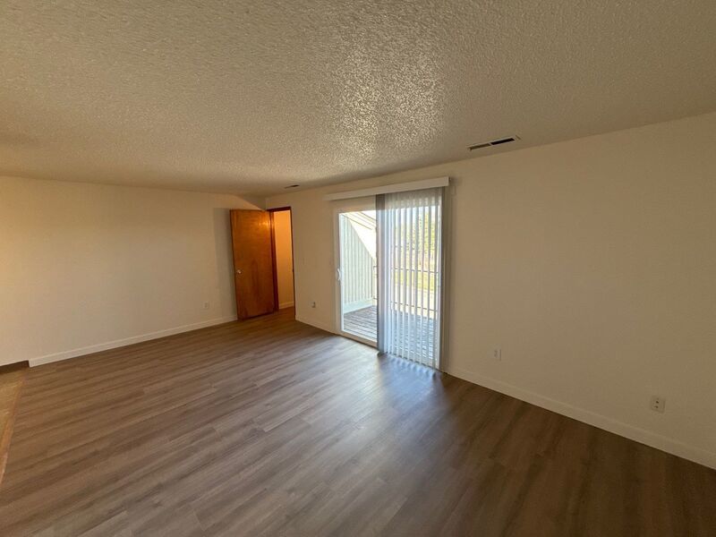 NW Salem 1 Bed, 1 Bath, 2nd Floor Apartment, AVAILABLE NOW! property image