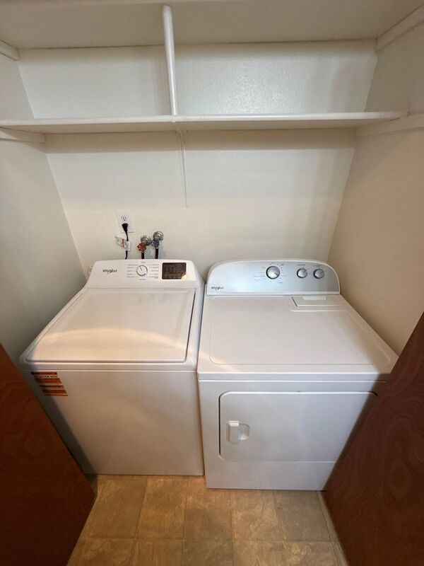 NW Salem 1 Bed, 1 Bath, 2nd Floor Apartment, AVAILABLE NOW! property image