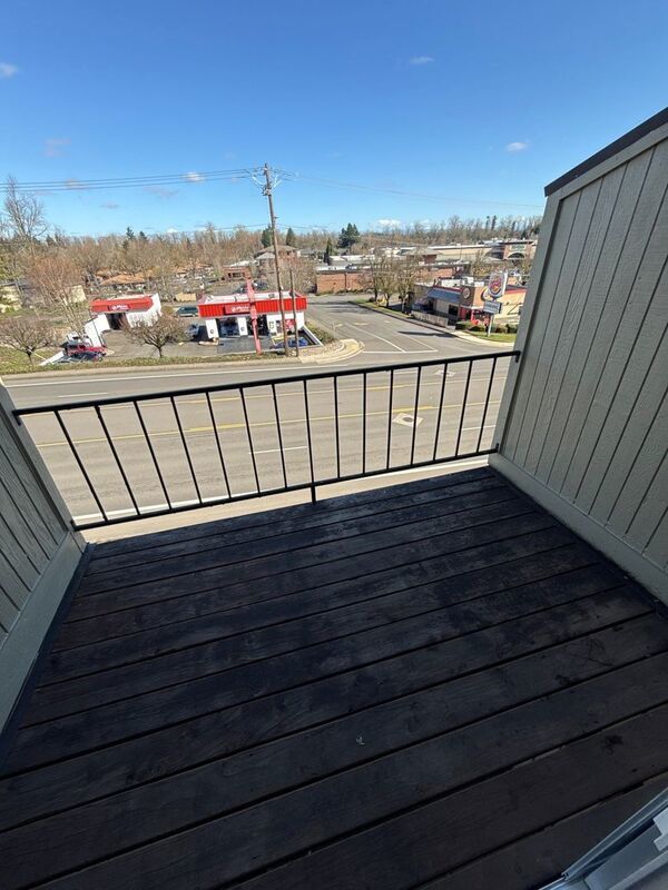 NW Salem 1 Bed, 1 Bath, 2nd Floor Apartment, AVAILABLE NOW! property image