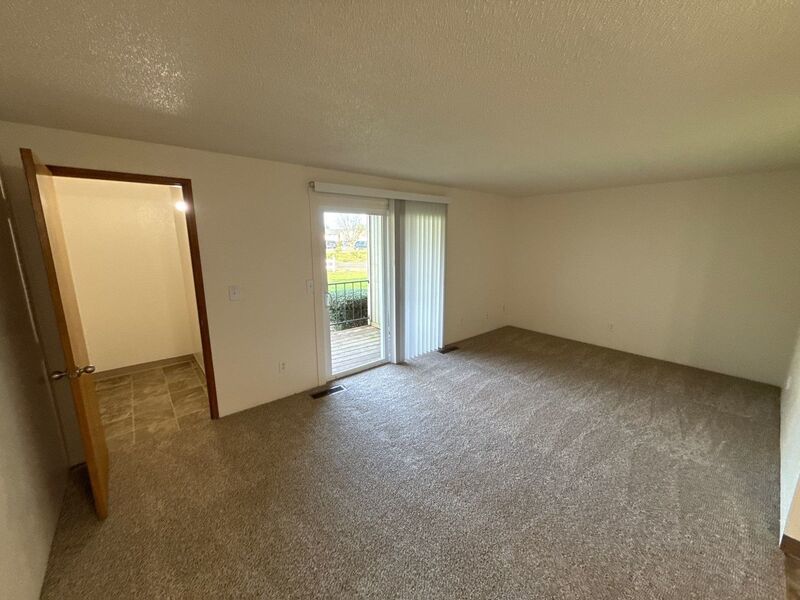 NW Salem 1 Bed, 1 Bath, 1st Floor Apartment, W/S/G Paid, AVAILABLE NOW! property image