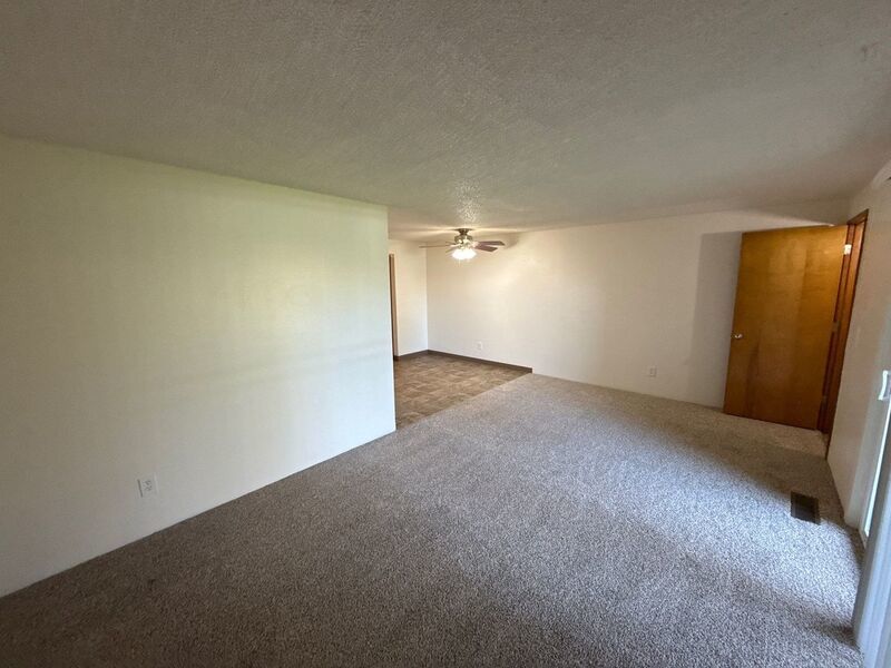 NW Salem 1 Bed, 1 Bath, 1st Floor Apartment, W/S/G Paid, AVAILABLE NOW! property image