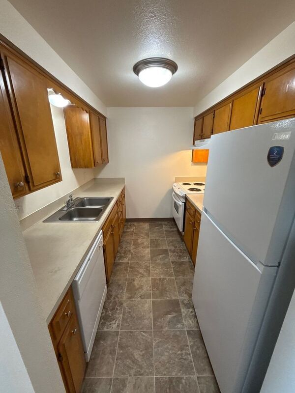 NW Salem 1 Bed, 1 Bath, 1st Floor Apartment, W/S/G Paid, AVAILABLE NOW! property image