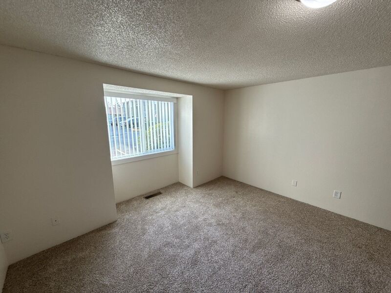 NW Salem 1 Bed, 1 Bath, 1st Floor Apartment, W/S/G Paid, AVAILABLE NOW! property image