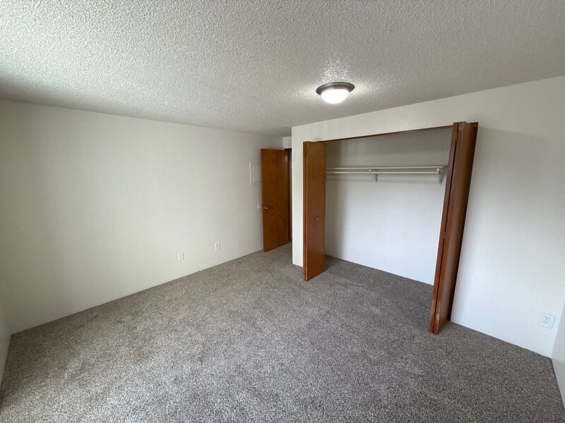 NW Salem 1 Bed, 1 Bath, 1st Floor Apartment, W/S/G Paid, AVAILABLE NOW! property image