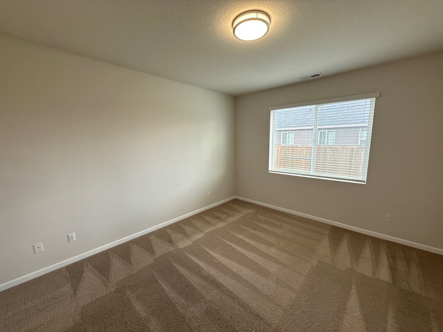 NE SALEM, 3 Bed, 2 Bath, Single Family Home, Washer & Dryer in Unit, Fully Fenced Back Yard, AVAILABLE NOW! property image