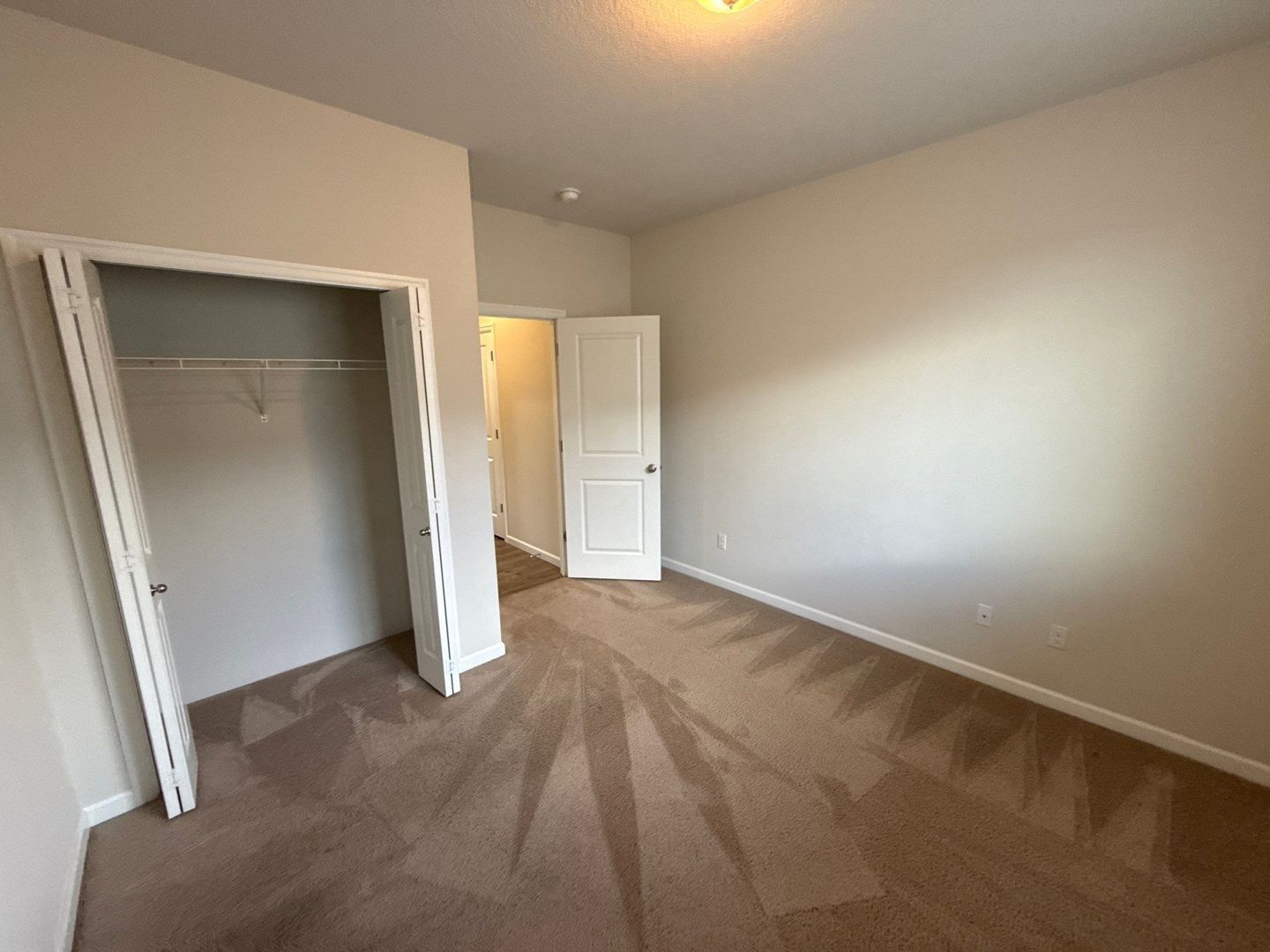 NE SALEM, 3 Bed, 2 Bath, Single Family Home, Washer & Dryer in Unit, Fully Fenced Back Yard, AVAILABLE NOW! property image