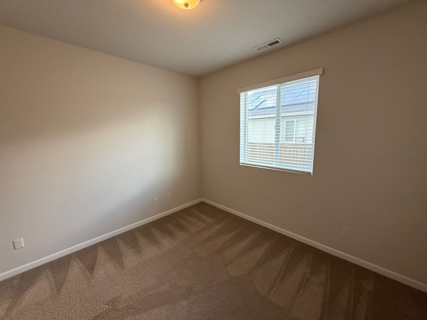 NE SALEM, 3 Bed, 2 Bath, Single Family Home, Washer & Dryer in Unit, Fully Fenced Back Yard, AVAILABLE NOW! property image