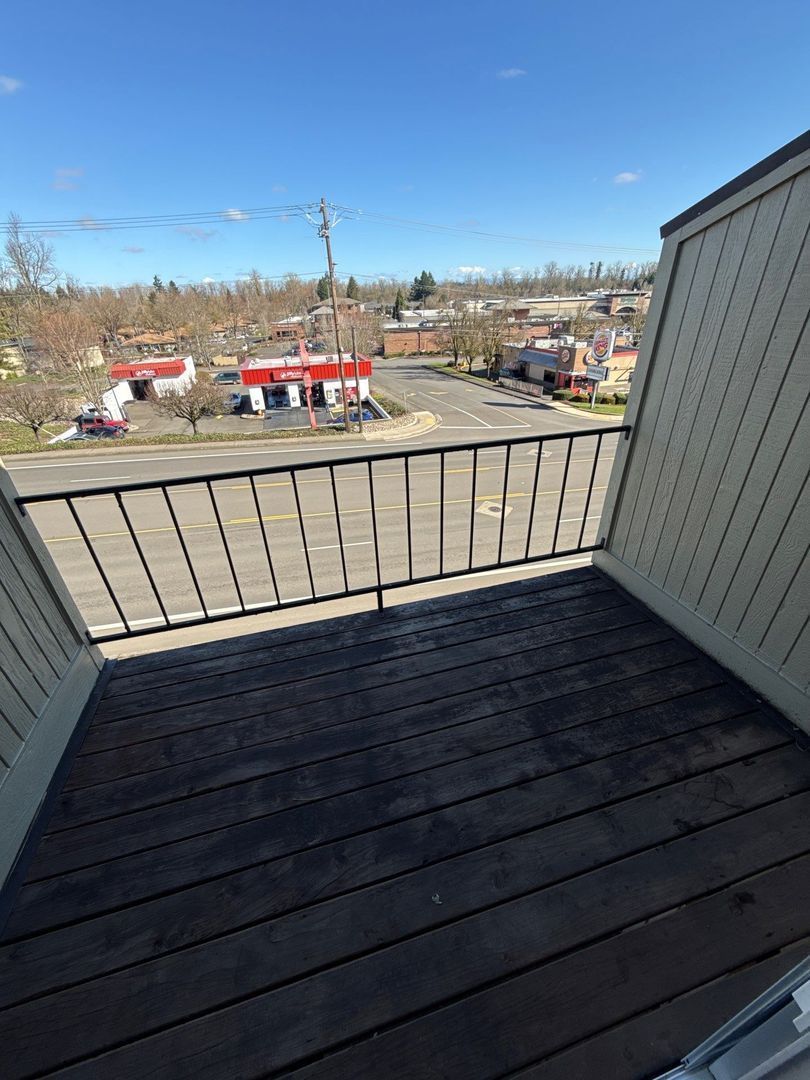 NW Salem 1 Bed, 1 Bath, 2nd Floor Apartment, AVAILABLE NOW! property image