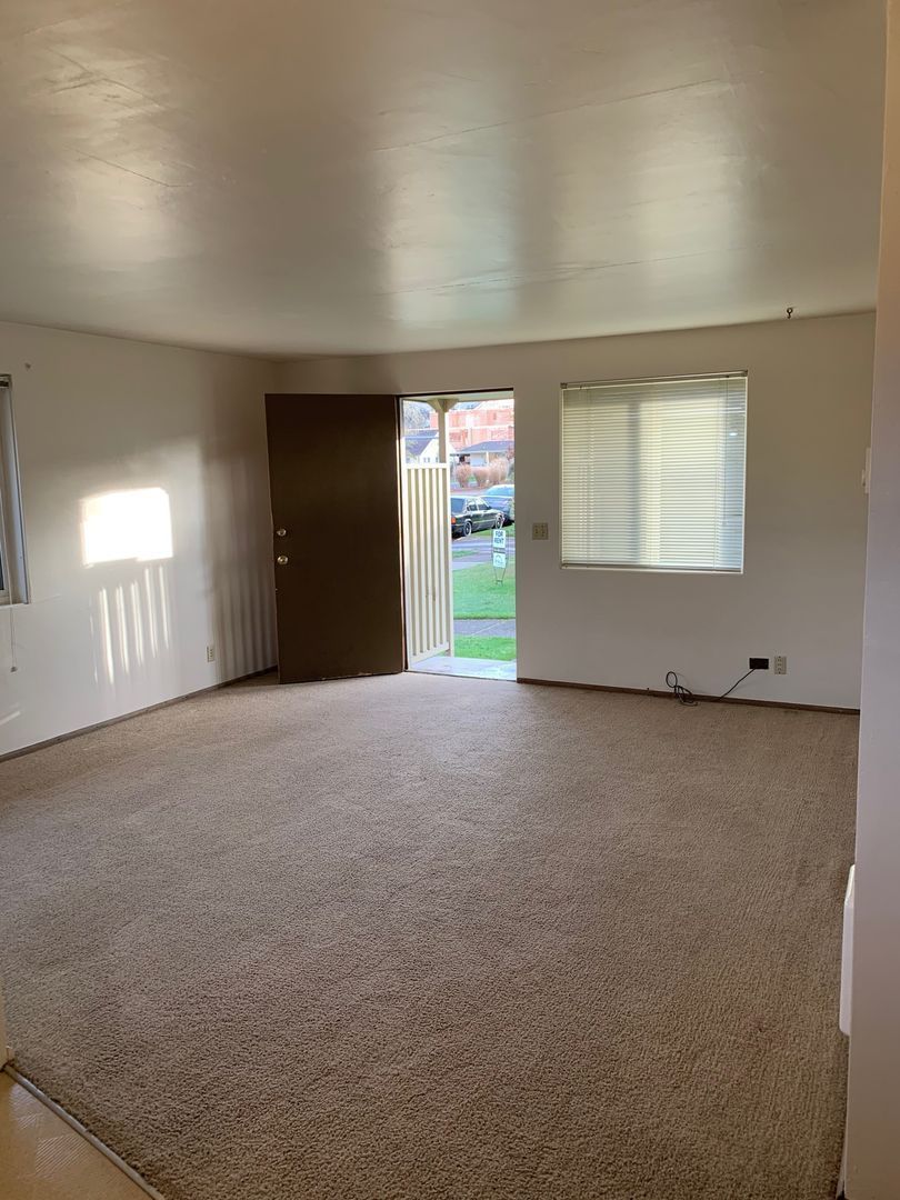 1 Bed 1 Bath End Unit, Available NOW! property image