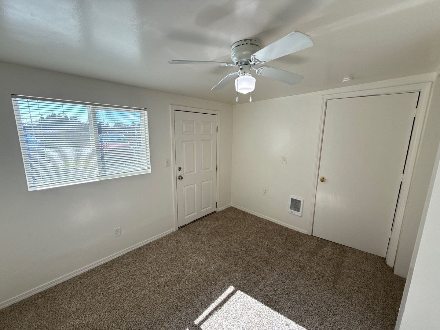 NE Salem 2 Bed,1 Bath, 1st Floor Apartment, AVAILABLE NOW! property image