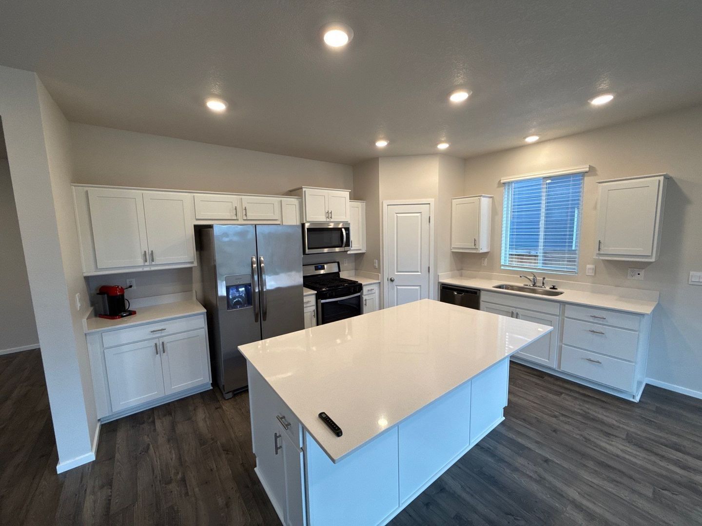 NE. Salem 4 Bed + Bonus Room, 2.5 Bath Single Family Home, AVAILABLE NOW! property image