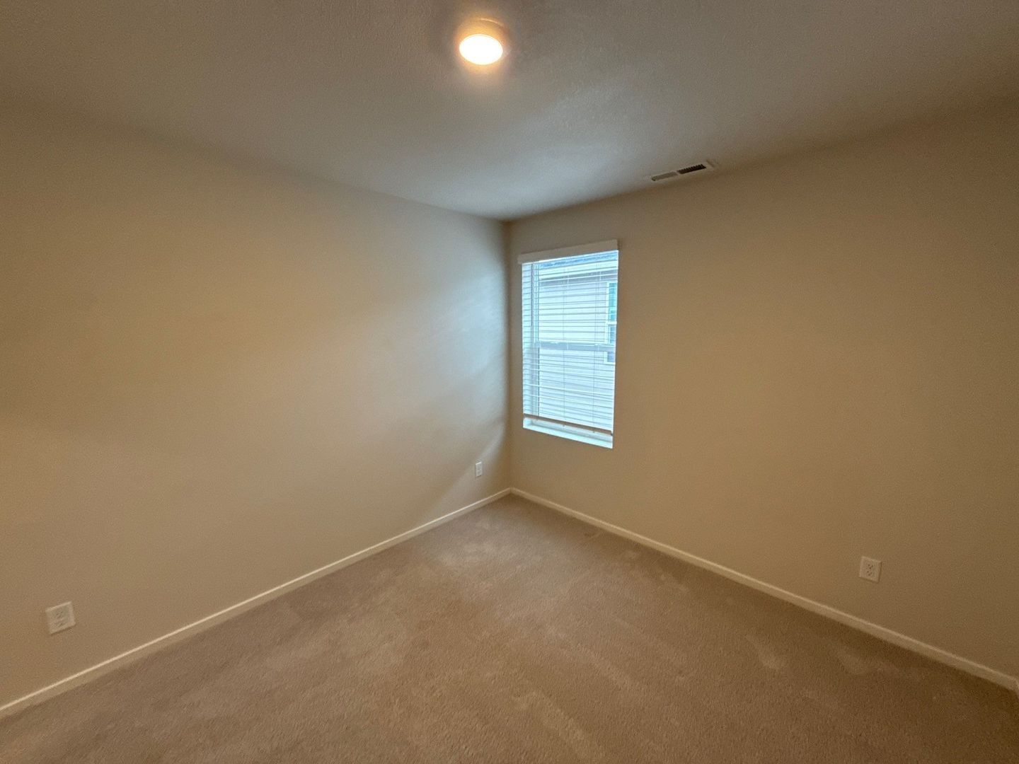 NE. Salem 4 Bed + Bonus Room, 2.5 Bath Single Family Home, AVAILABLE NOW! property image