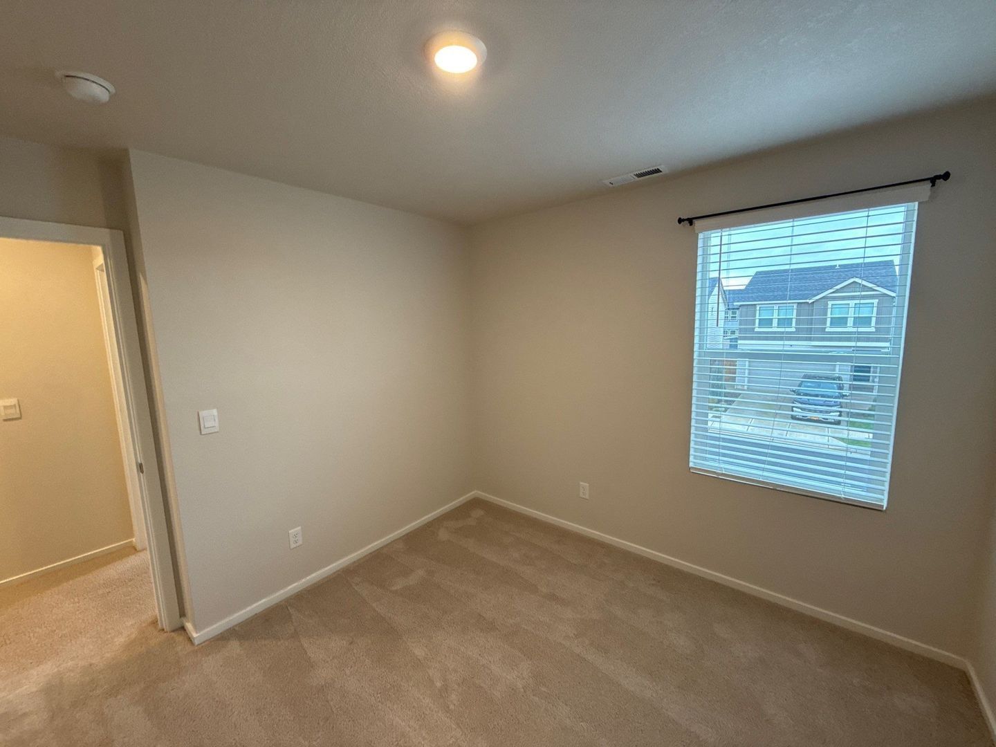 NE. Salem 4 Bed + Bonus Room, 2.5 Bath Single Family Home, AVAILABLE NOW! property image