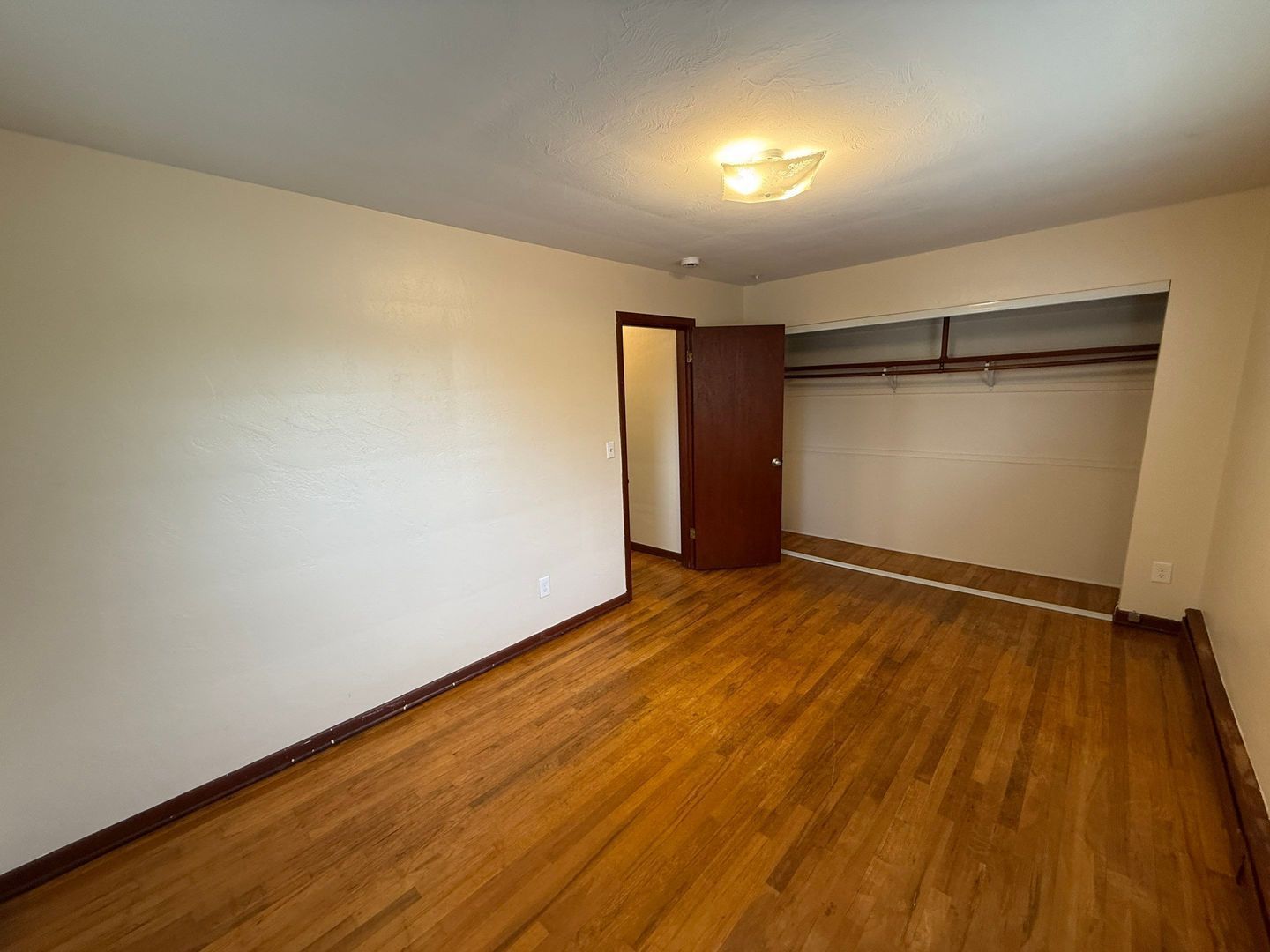 First 2 Months Just $500 Per/Month – NE Salem 2 Bed, 1 Bath, 2nd Floor Apartment, COMING SOON! property image