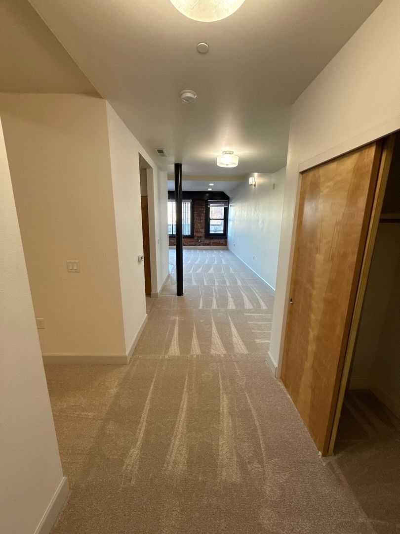 $1,445 First 3 Months Downtown Salem, Alcove Studio, 1 Bath, w/Washer & Dryer in Unit, CALL TO SCHEDULE A VIEWING, AVAILABLE NOW! property image