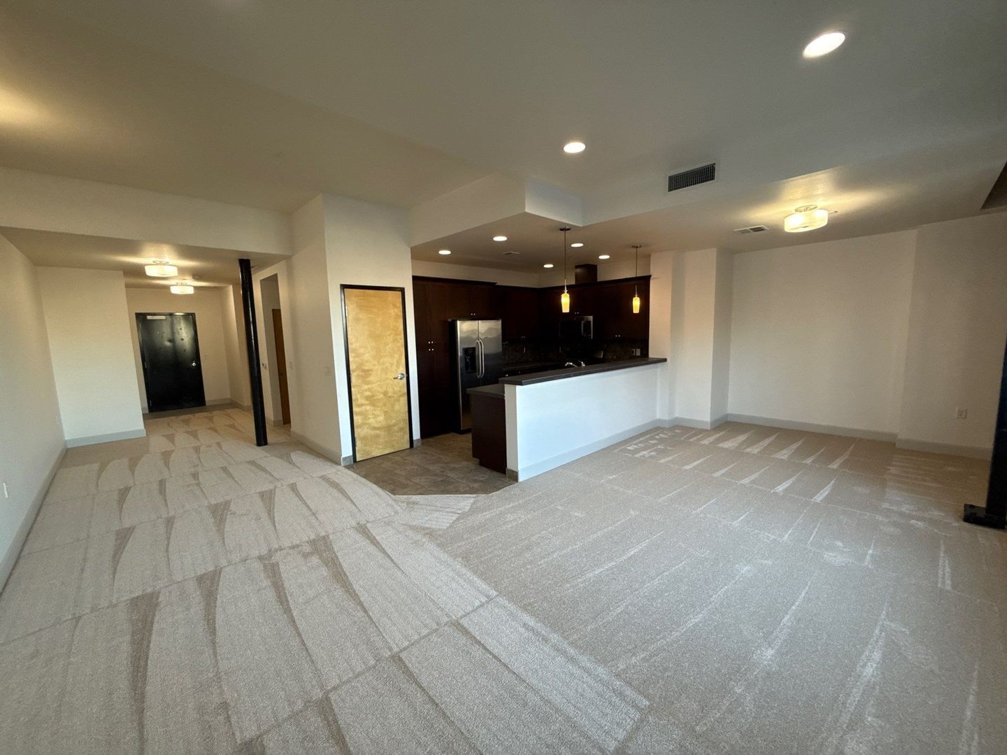 $1,445 First 3 Months Downtown Salem, Alcove Studio, 1 Bath, w/Washer & Dryer in Unit, CALL TO SCHEDULE A VIEWING, AVAILABLE NOW! property image