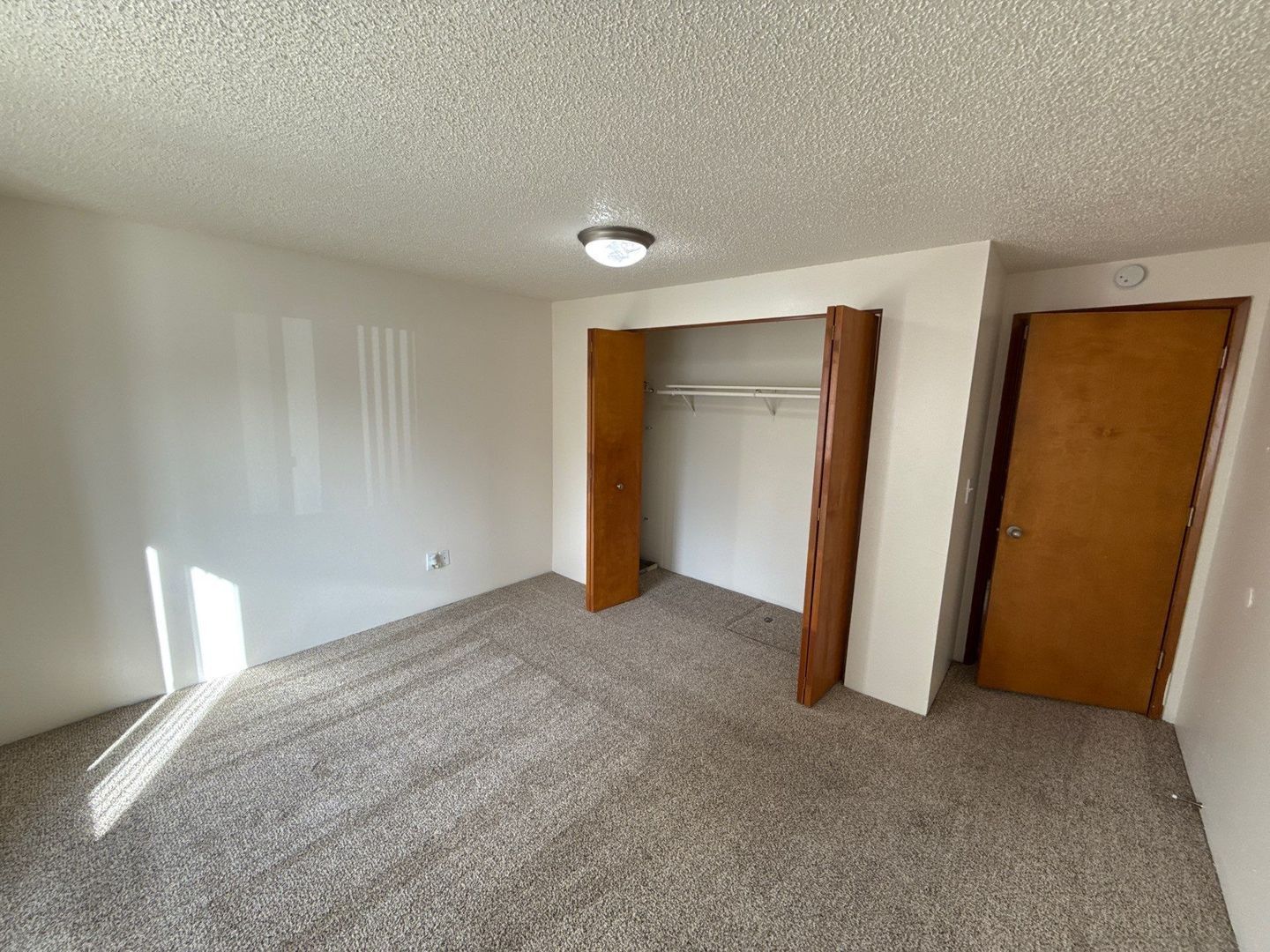 $1,125 First 3 Months, NW Salem 1 Bed, 1 Bath, 1st Floor Apartment, W/S/G Paid, AVAILABLE NOW! property image