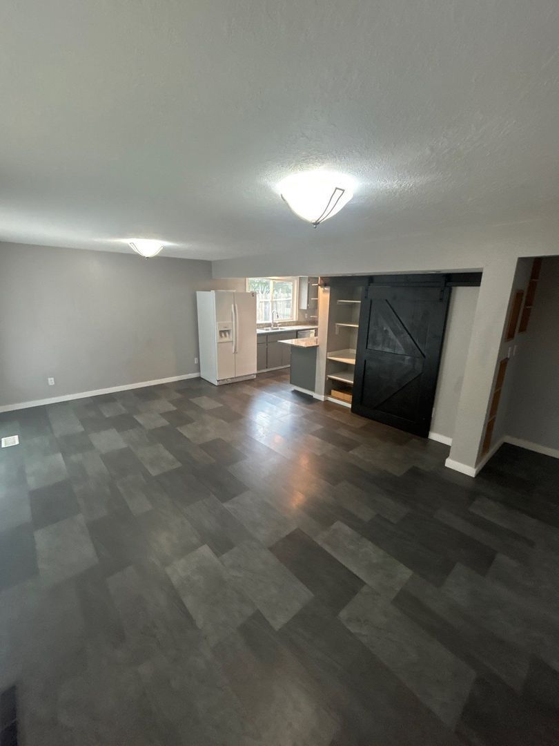 NE Salem 3 Bedroom, 2 Bath, Single Family Home, Big Backyard, AVAILABLE NOW! property image