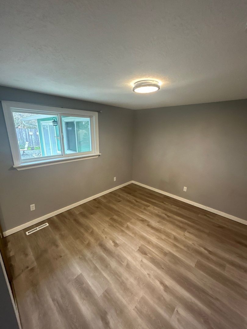 NE Salem 3 Bedroom, 2 Bath, Single Family Home, Big Backyard, AVAILABLE NOW! property image