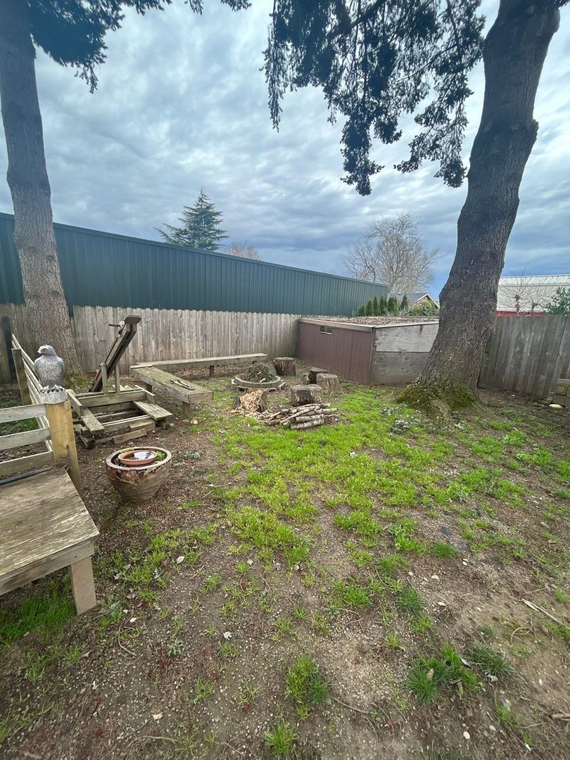 NE Salem 3 Bedroom, 2 Bath, Single Family Home, Big Backyard, AVAILABLE NOW! property image