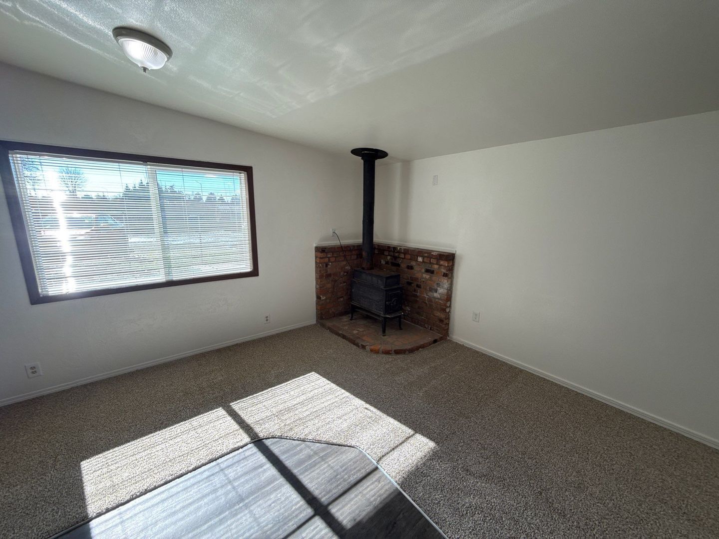 $1,095 First 3 Months, NE Salem 2 Bed,1 Bath, 1 Story Apartment | AVAILABLE NOW! property image