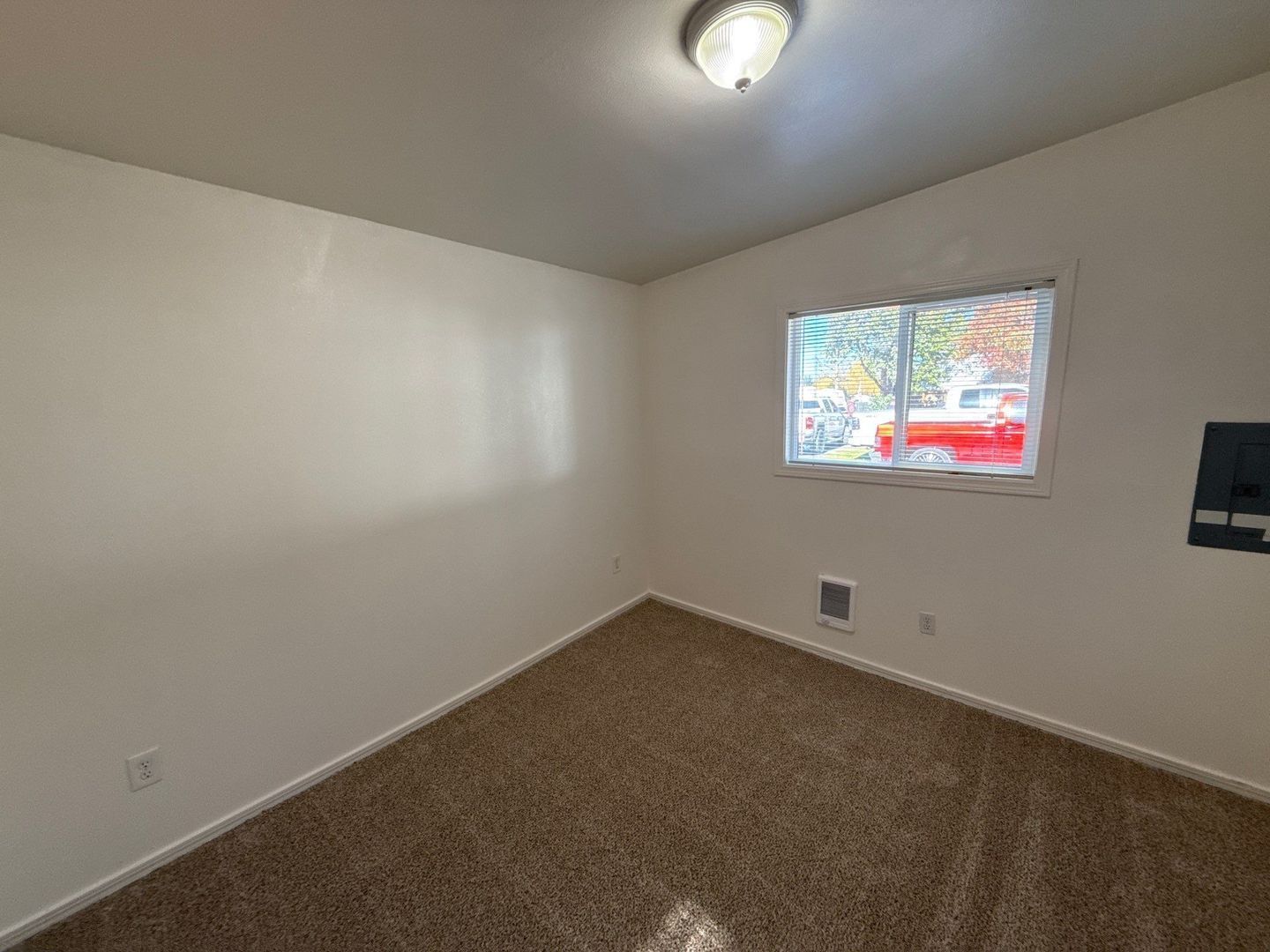 $1,095 First 3 Months, NE Salem 2 Bed,1 Bath, 1 Story Apartment | AVAILABLE NOW! property image