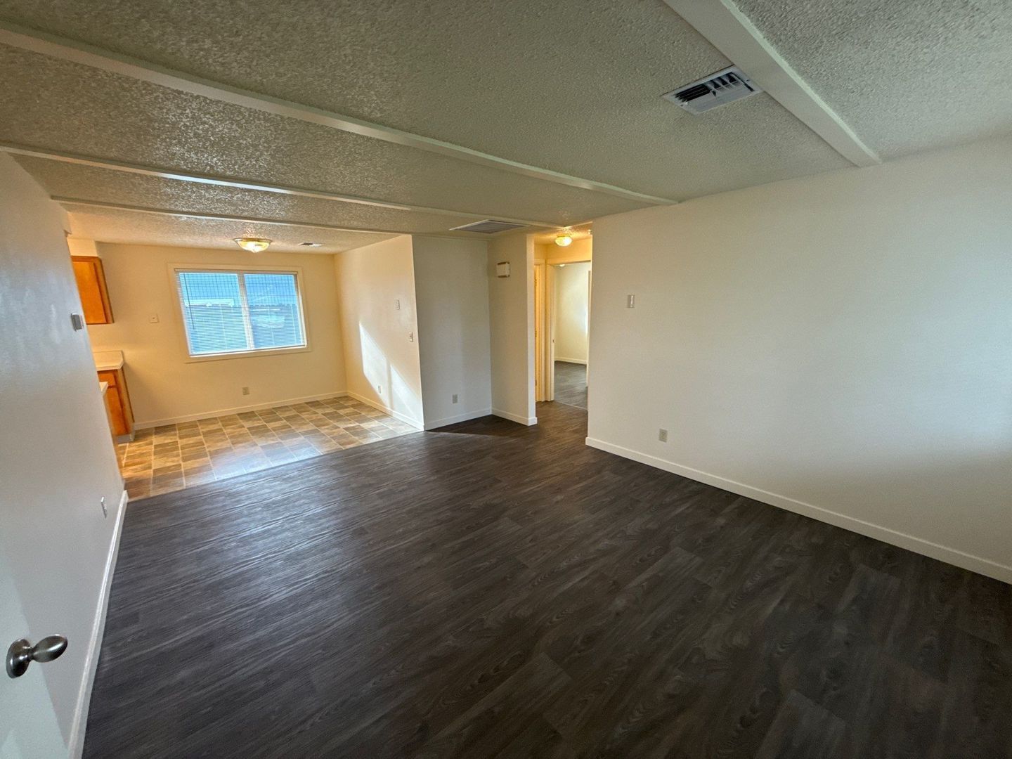 Beautiful Halsey 2 Bed, 1 Bath, DUPLEX, BIG BACK YARD, AVAILABLE NOW! property image