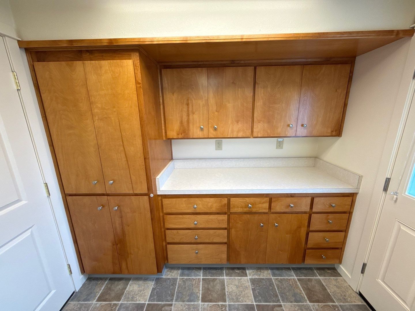 Beautiful Halsey 2 Bed, 1 Bath, DUPLEX, BIG BACK YARD, AVAILABLE NOW! property image