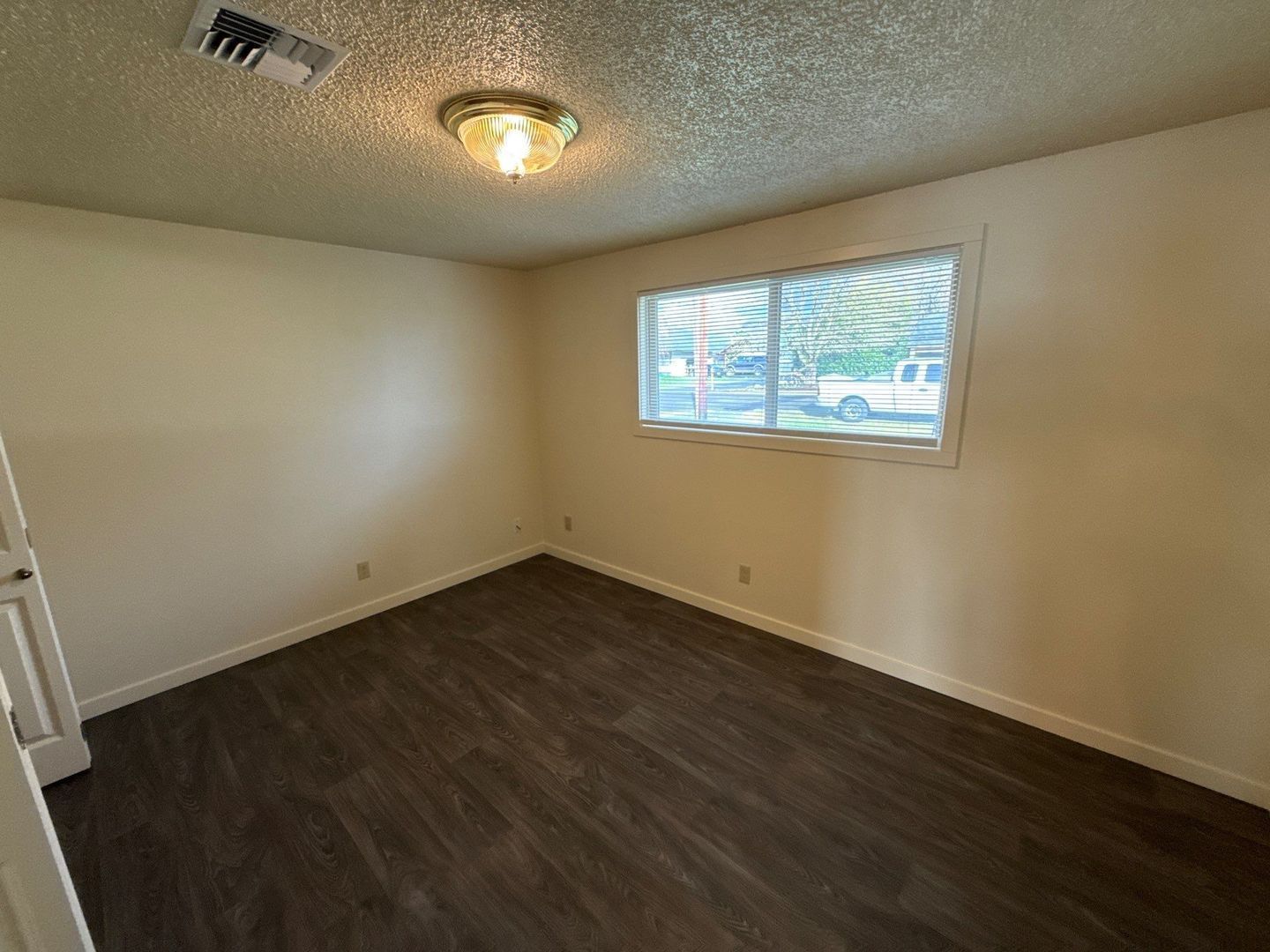 Beautiful Halsey 2 Bed, 1 Bath, DUPLEX, BIG BACK YARD, AVAILABLE NOW! property image