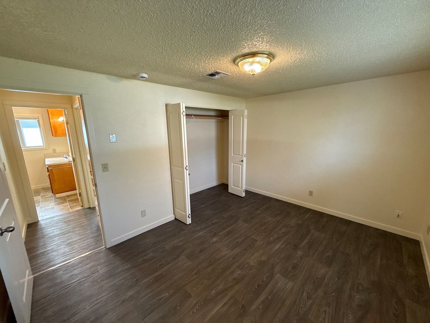 Beautiful Halsey 2 Bed, 1 Bath, DUPLEX, BIG BACK YARD, AVAILABLE NOW! property image