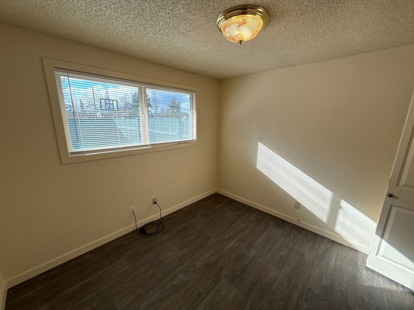 Beautiful Halsey 2 Bed, 1 Bath, DUPLEX, BIG BACK YARD, AVAILABLE NOW! property image