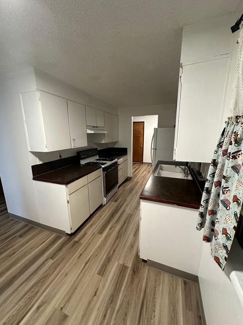 Eugene 3 Bed, 1 Bath, Single Family Home Pet Friendly, Fully Fenced Backyard, AVAILABLE NOW! property image