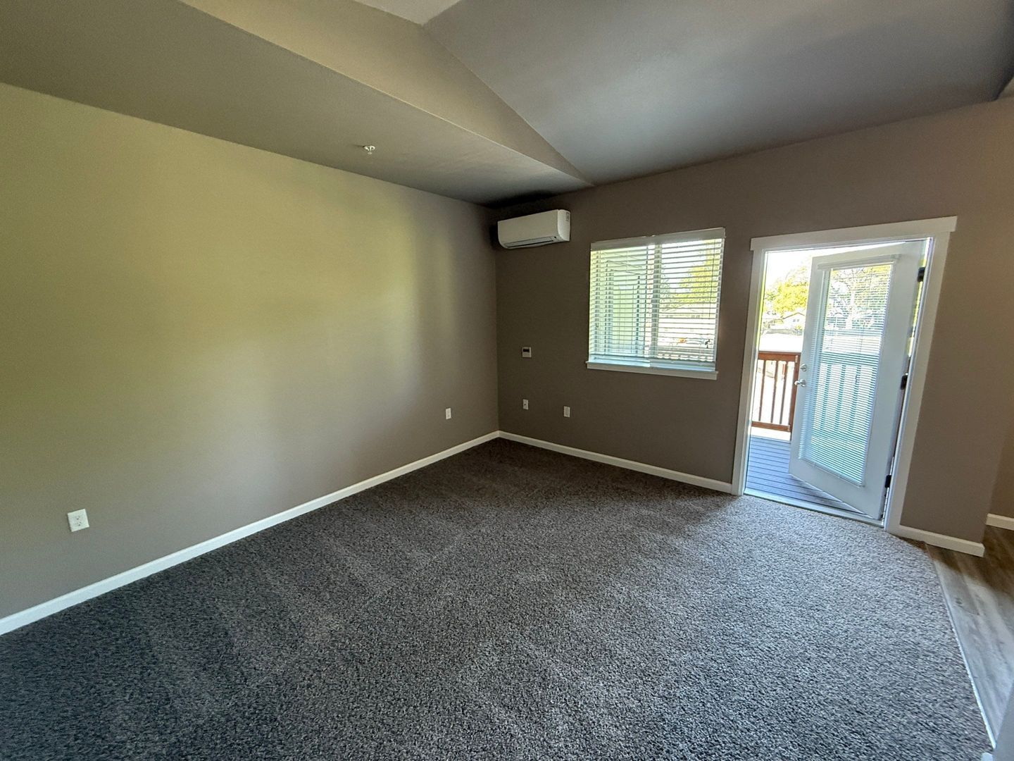 $99 Move-In & $1,190 Special | 3rd Floor 1BR/1BA NE Salem | AC | COMING SOON property image
