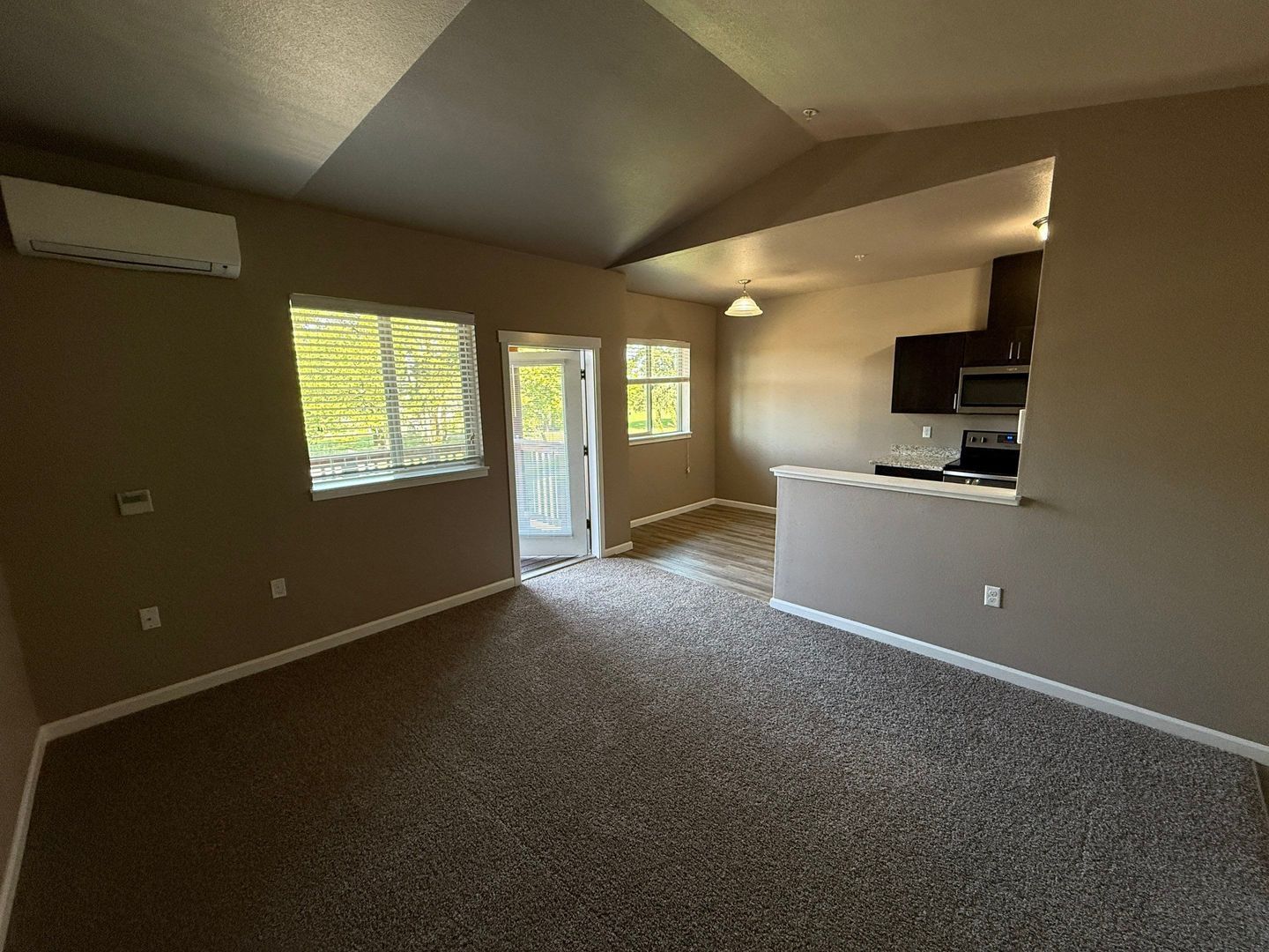 $99 Move-In & $1,190 Special | 3rd Floor 1BR/1BA NE Salem | AC | COMING SOON property image