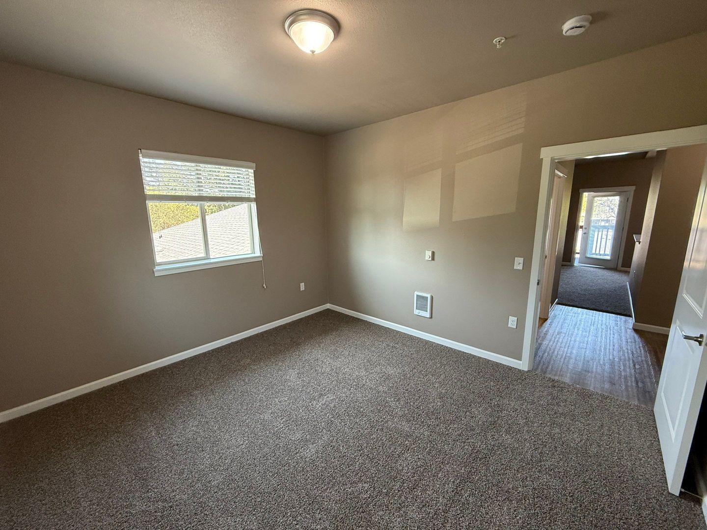 $99 Move-In & $1,190 Special | 3rd Floor 1BR/1BA NE Salem | AC | COMING SOON property image