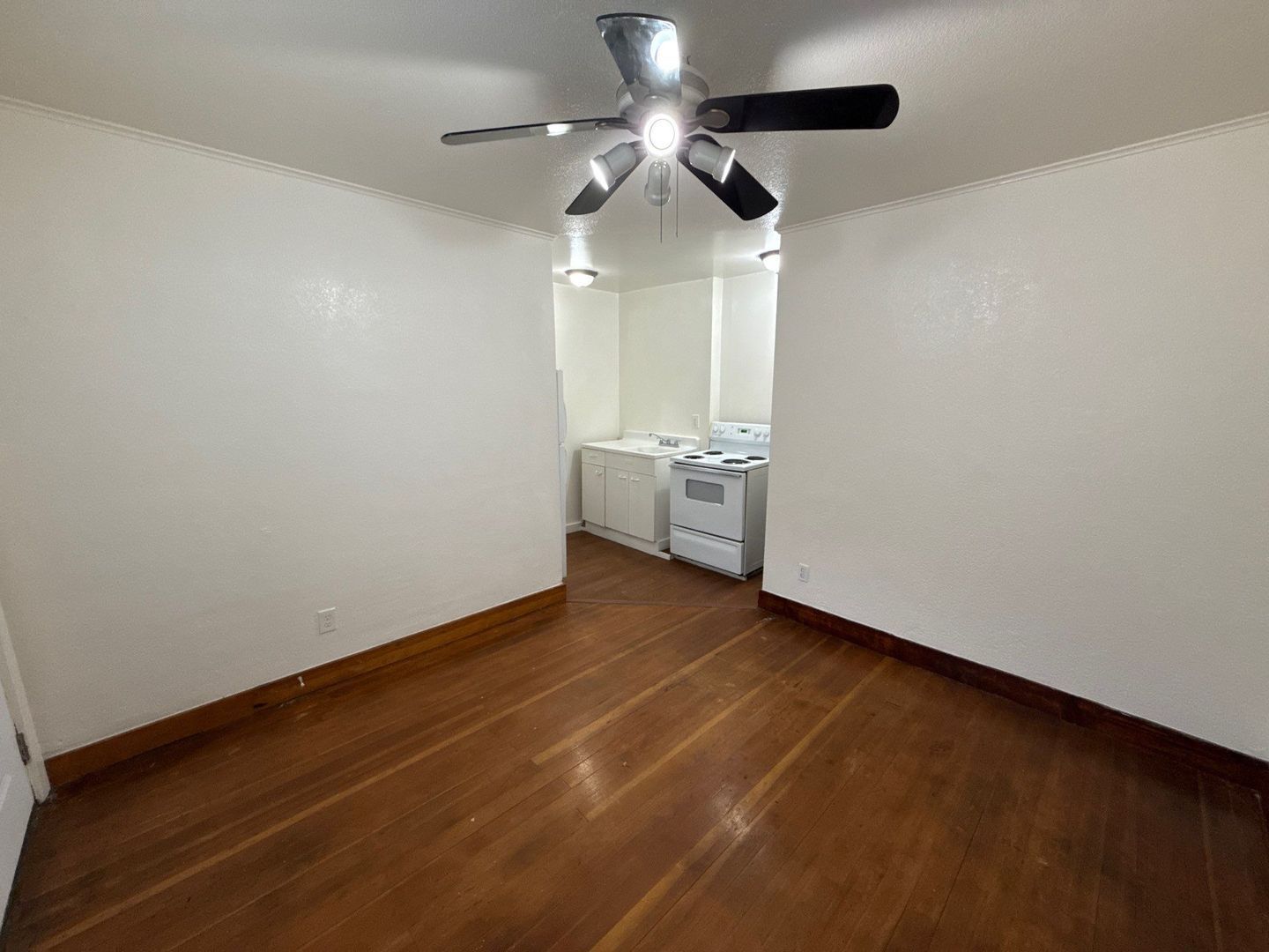 $895 First 3 Months, NE Salem 1 Bed, 1 Bath, Apartment, Close to Downtown, AVAILABLE NOW! property image