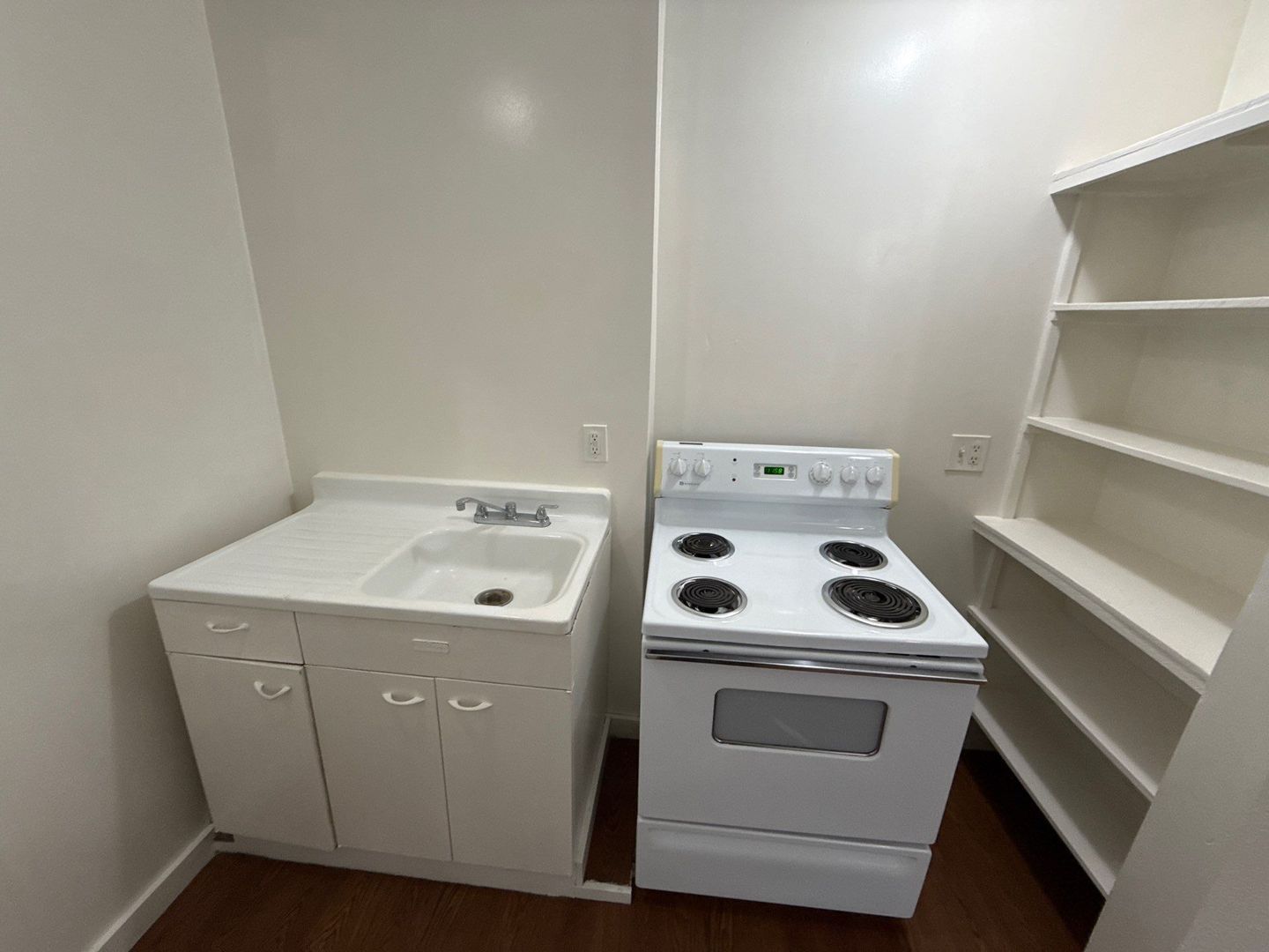 $895 First 3 Months, NE Salem 1 Bed, 1 Bath, Apartment, Close to Downtown, AVAILABLE NOW! property image